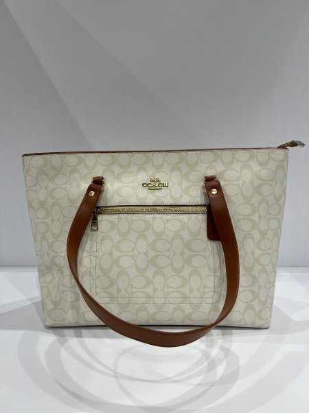 شنطة COACH